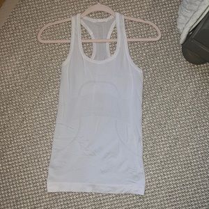 White swiftly tech size 4 tank